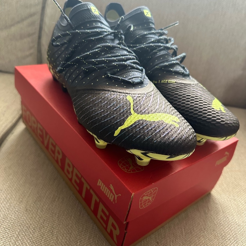 Puma navy and Yellow Soccer Cleats king ultimate fg/ag